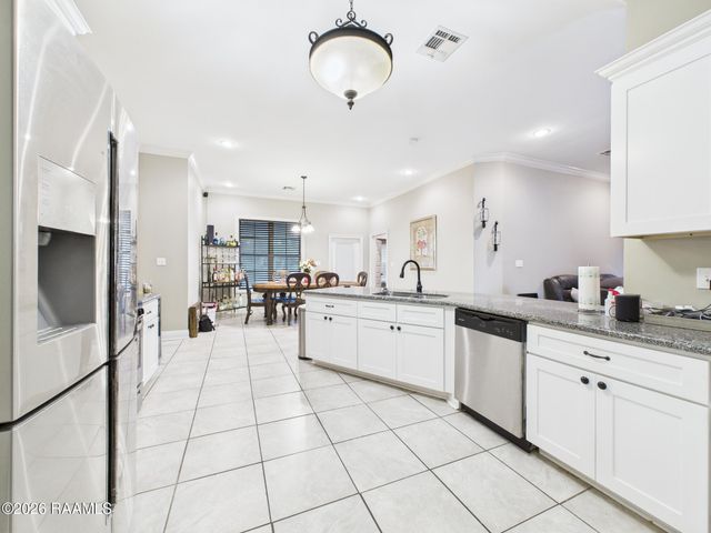 307 & 305 Oakview Drive, Broussard, LA 70518