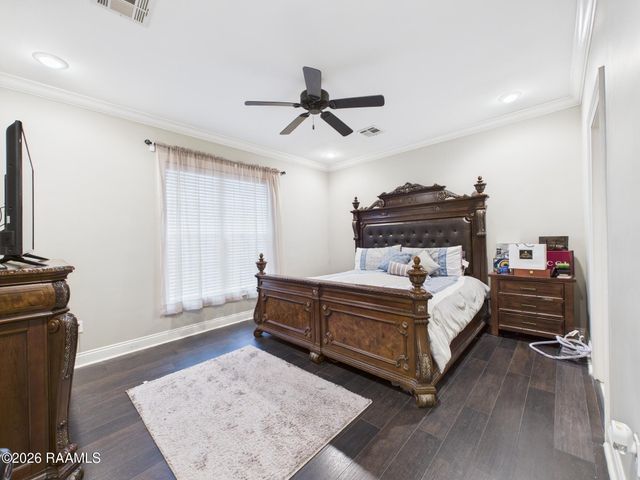 307 & 305 Oakview Drive, Broussard, LA 70518