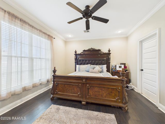 307 & 305 Oakview Drive, Broussard, LA 70518