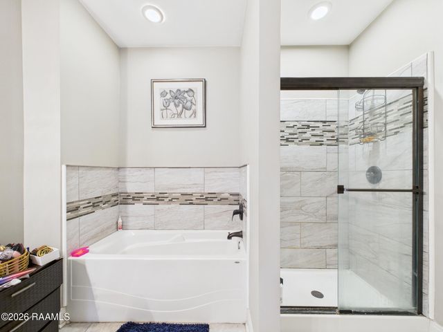 307 & 305 Oakview Drive, Broussard, LA 70518