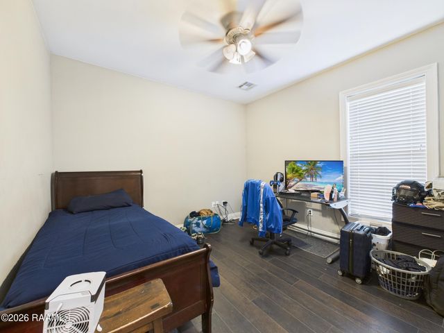 307 & 305 Oakview Drive, Broussard, LA 70518