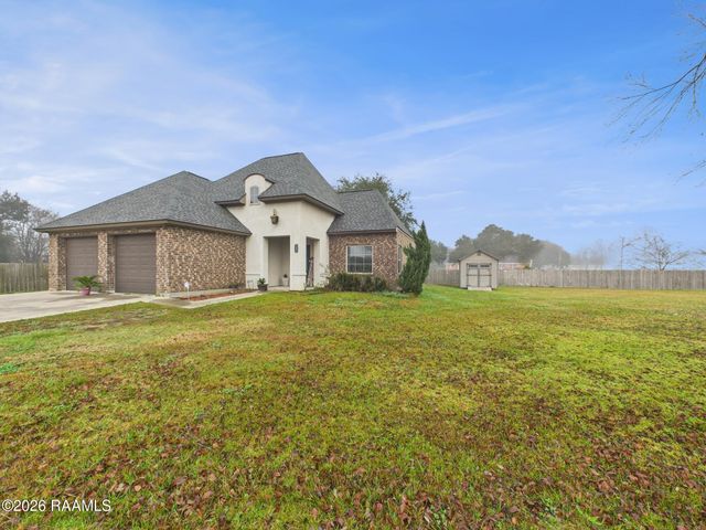 307 & 305 Oakview Drive, Broussard, LA 70518