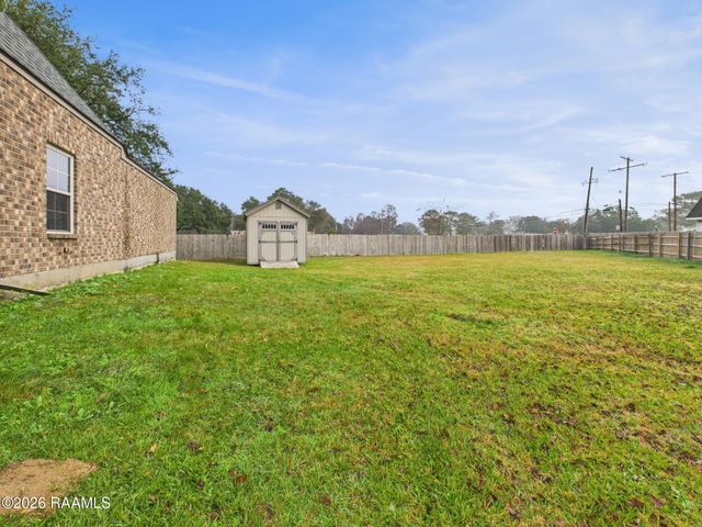 307 & 305 Oakview Drive, Broussard, LA 70518