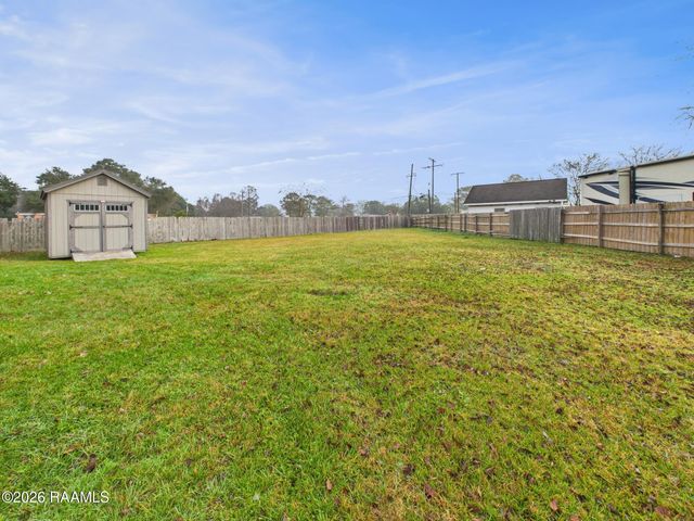 307 & 305 Oakview Drive, Broussard, LA 70518