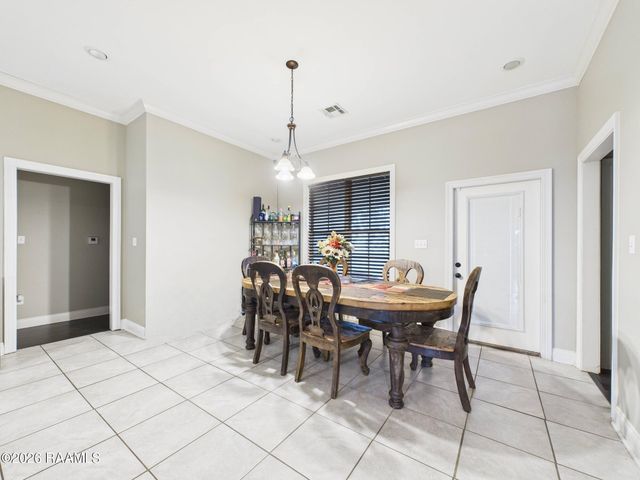 307 & 305 Oakview Drive, Broussard, LA 70518