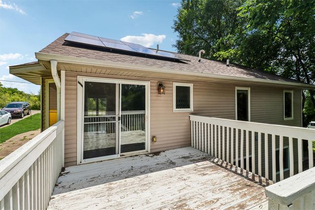 1220 E 38th Street, Des Moines, IA 50317
