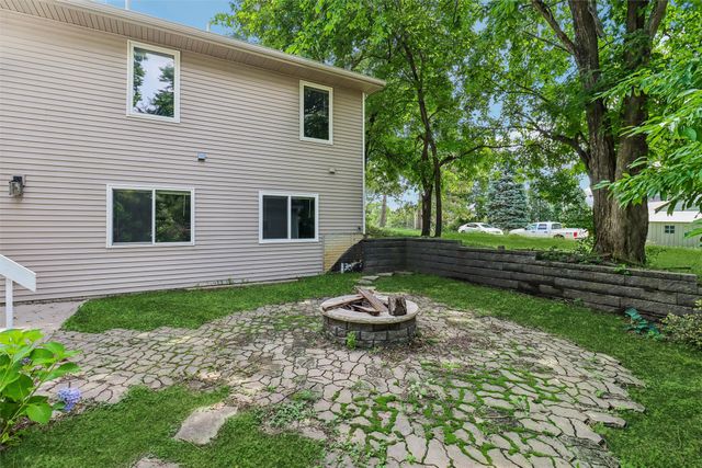 1220 E 38th Street, Des Moines, IA 50317