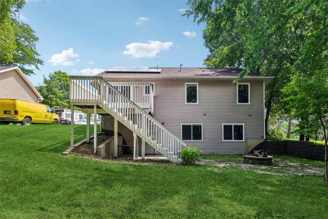 1220 E 38th Street, Des Moines, IA 50317