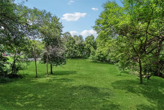 1220 E 38th Street, Des Moines, IA 50317