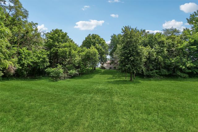 1220 E 38th Street, Des Moines, IA 50317