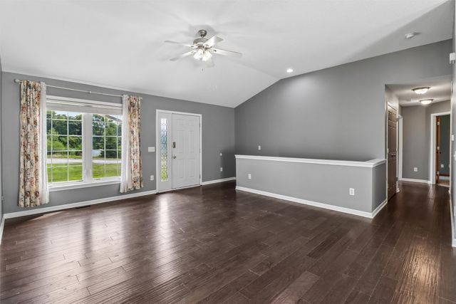 1220 E 38th Street, Des Moines, IA 50317