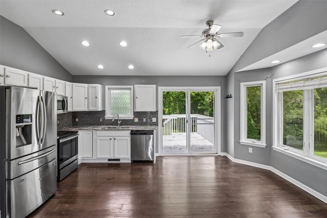 1220 E 38th Street, Des Moines, IA 50317