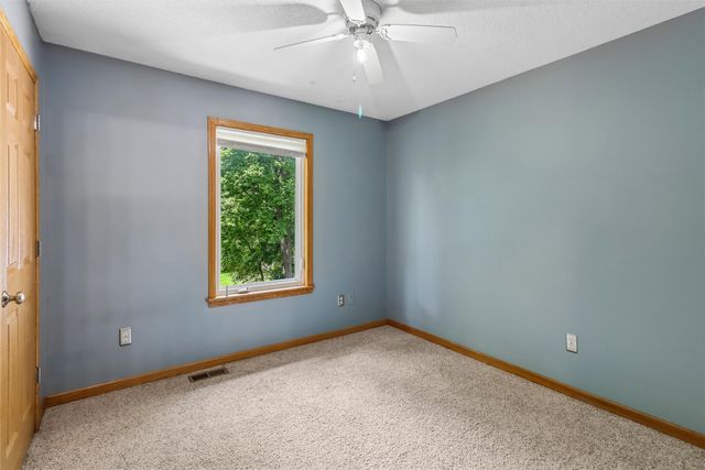 1220 E 38th Street, Des Moines, IA 50317