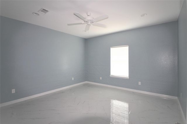 956 County Road 281, Alvin, TX 77511