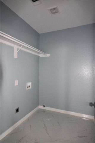 956 County Road 281, Alvin, TX 77511