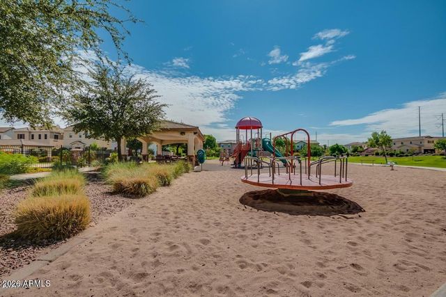 4698 E LAUREL Avenue, Gilbert, AZ 85234