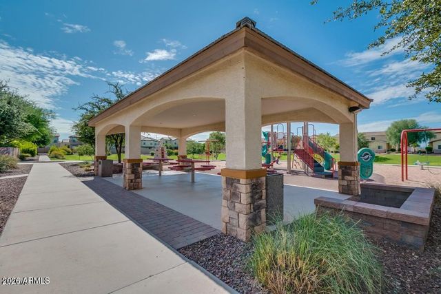 4698 E LAUREL Avenue, Gilbert, AZ 85234