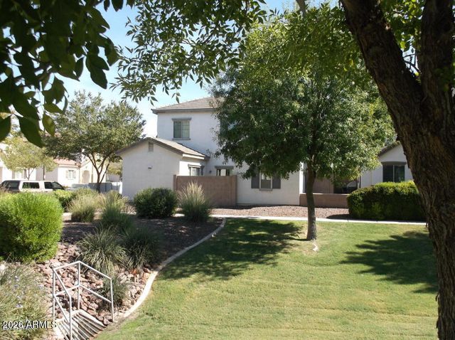 4698 E LAUREL Avenue, Gilbert, AZ 85234