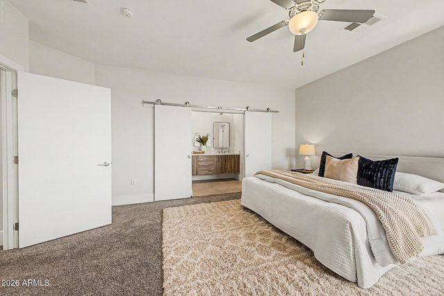 137 E HEARNE Way, Gilbert, AZ 85234