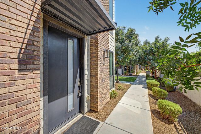 137 E HEARNE Way, Gilbert, AZ 85234