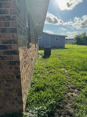 1208 Glendale Street, Dayton, TX 77535