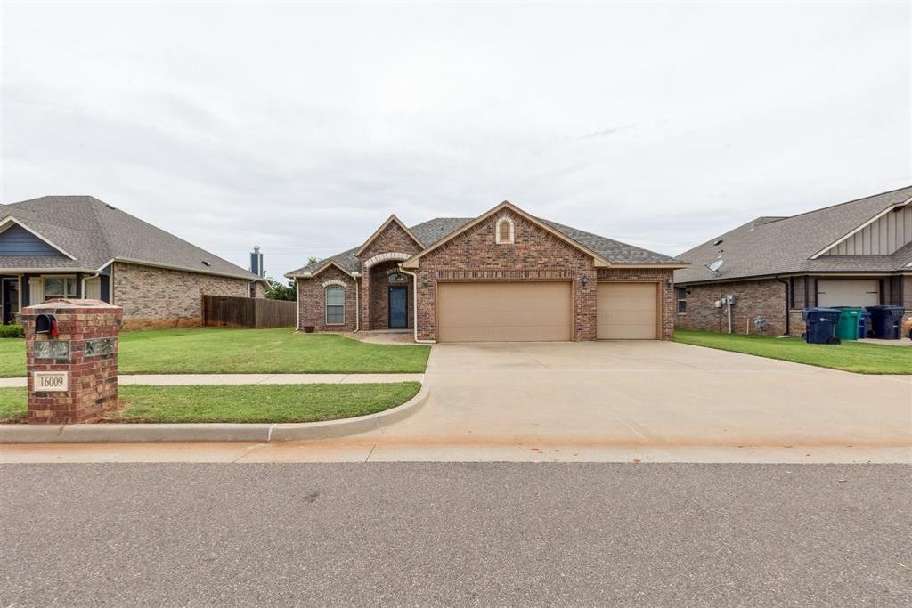 Image 1 of property listing at 16009 Villa Valeria Way, Edmond, OK 73013