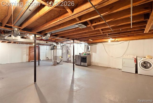 37718 Douglas Court, Sterling Heights, MI 48310