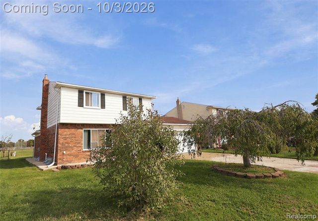 37718 Douglas Court, Sterling Heights, MI 48310
