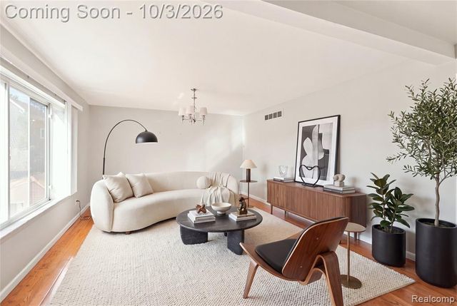 37718 Douglas Court, Sterling Heights, MI 48310