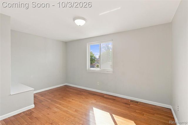 37718 Douglas Court, Sterling Heights, MI 48310