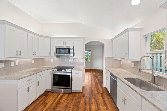17735 CARVER Avenue, Jupiter, FL 33458