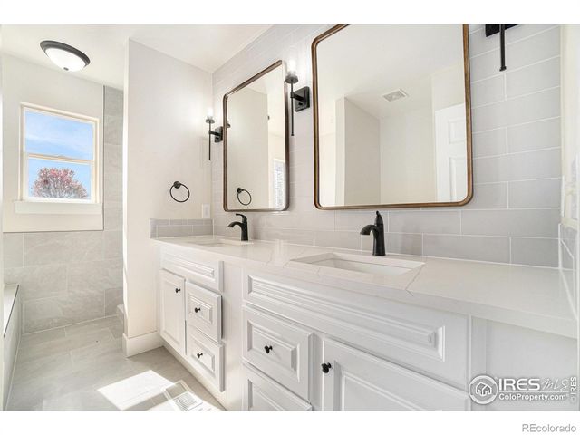 676 Timber View Court, Loveland, CO 80538