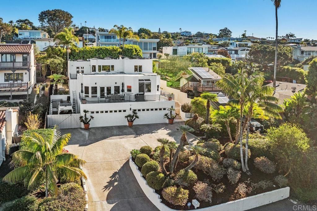 Image 1 of property listing at 612 Barbara Avenue, Solana Beach, CA 92075