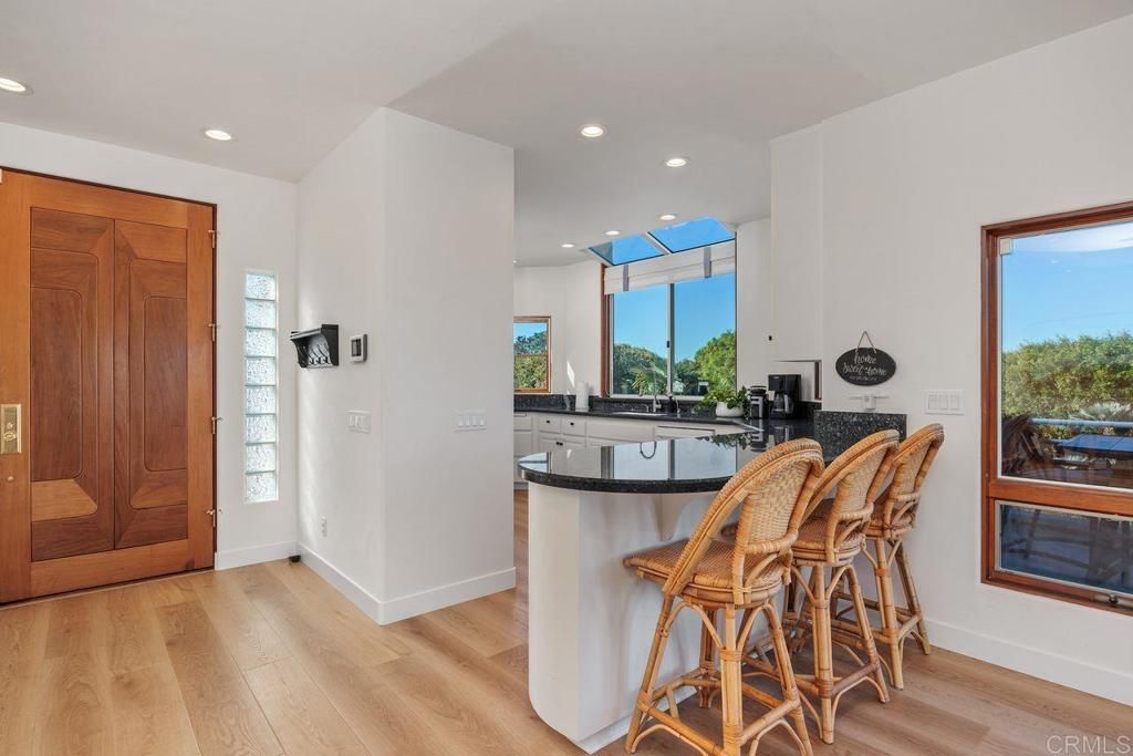 Image 14 of property listing at 612 Barbara Avenue, Solana Beach, CA 92075