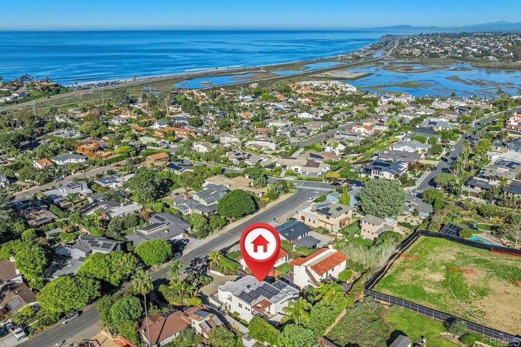 Image 2 of property listing at 612 Barbara Avenue, Solana Beach, CA 92075