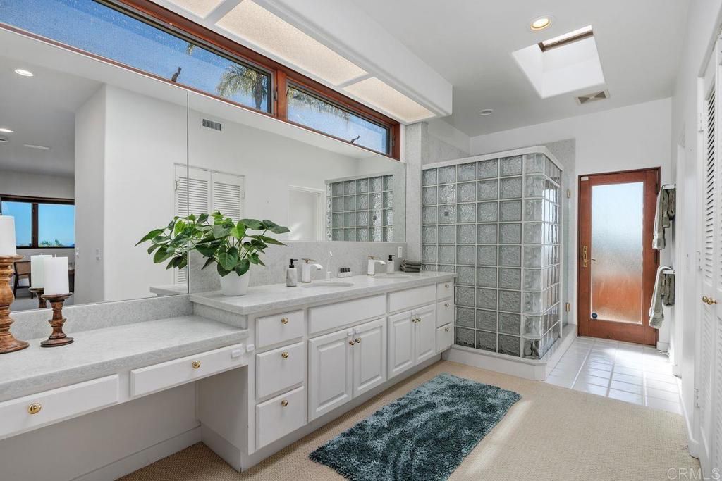 Image 25 of property listing at 612 Barbara Avenue, Solana Beach, CA 92075