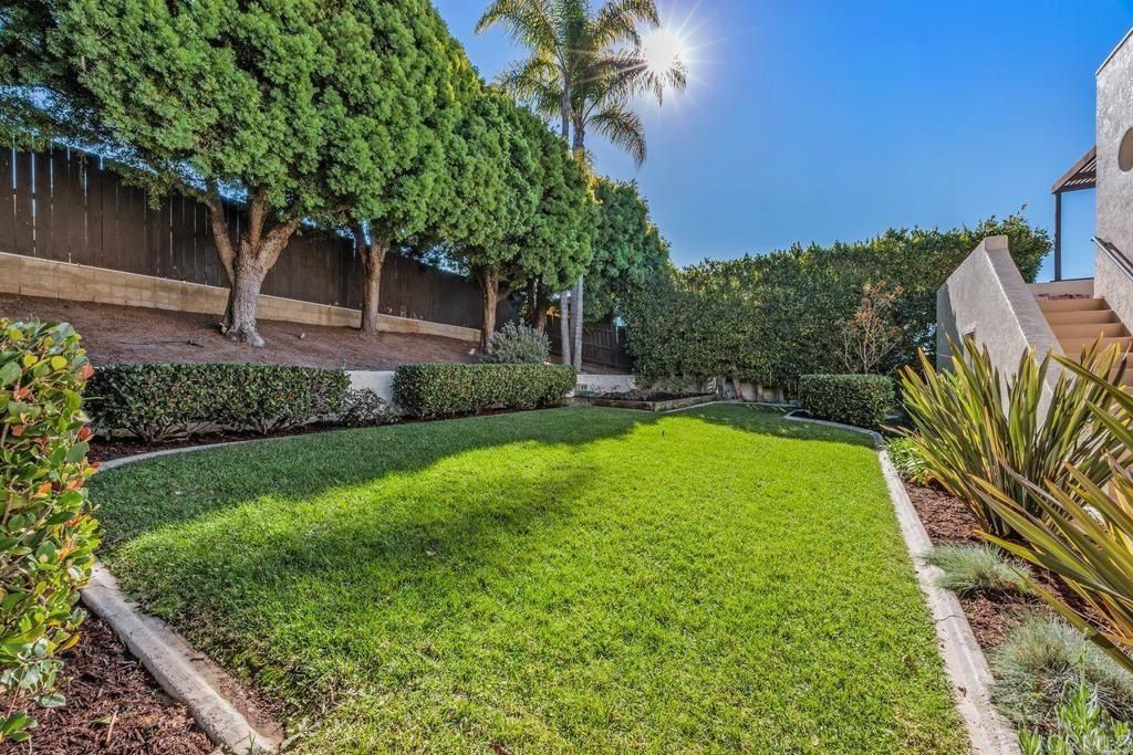 Image 32 of property listing at 612 Barbara Avenue, Solana Beach, CA 92075