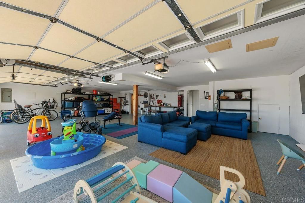 Image 37 of property listing at 612 Barbara Avenue, Solana Beach, CA 92075