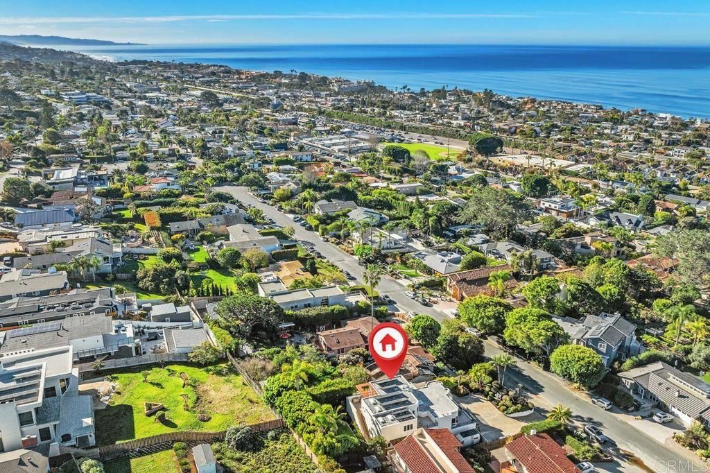 Image 38 of property listing at 612 Barbara Avenue, Solana Beach, CA 92075