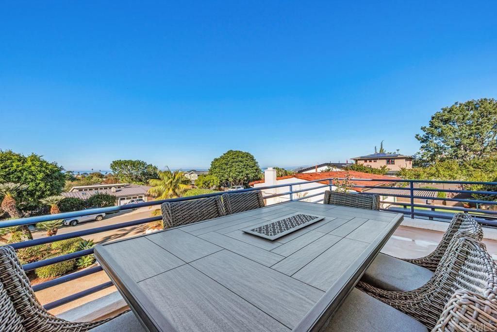 Image 7 of property listing at 612 Barbara Avenue, Solana Beach, CA 92075