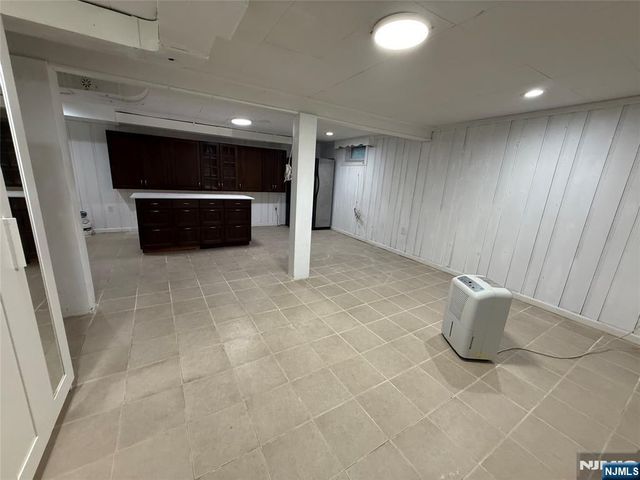 132 Heatherhill Road, Cresskill, NJ 07626