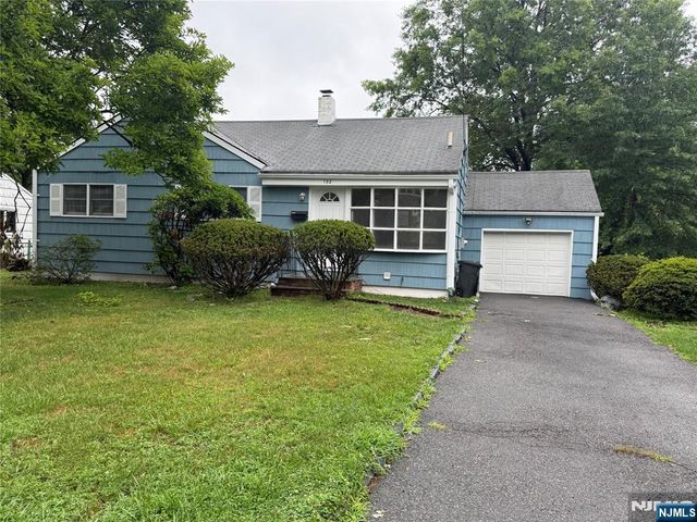 132 Heatherhill Road, Cresskill, NJ 07626