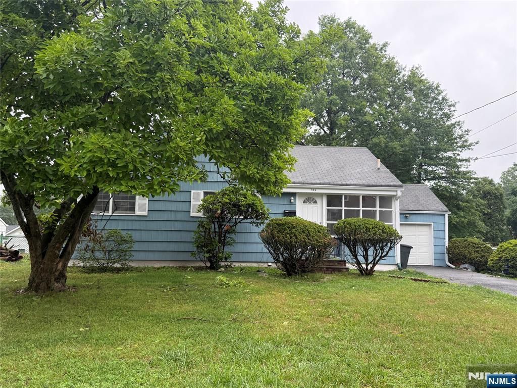 132 Heatherhill Road, Cresskill, NJ 07626