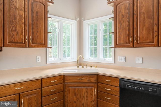 32236 DEEP MEADOW LN, Locust Grove, VA 22508