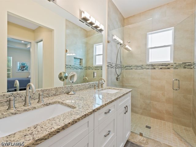 2753 Linda DR, Naples, FL 34112