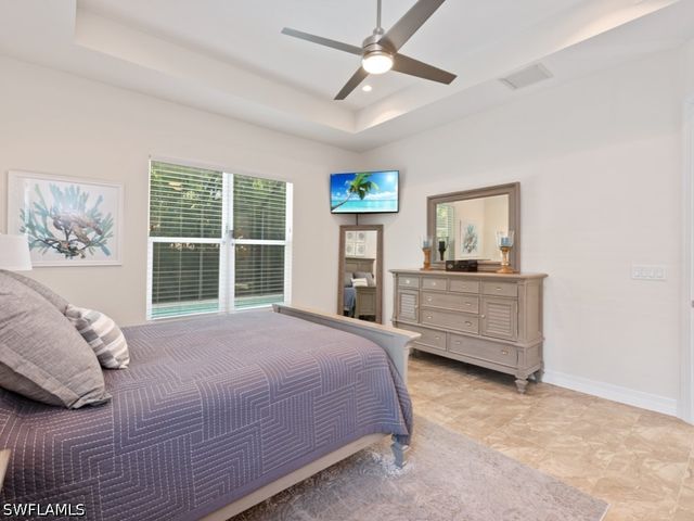 2753 Linda DR, Naples, FL 34112