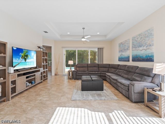 2753 Linda DR, Naples, FL 34112