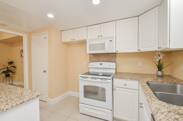 14707 Barryknoll Lane 168, Houston, TX 77079