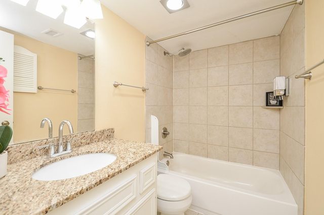 14707 Barryknoll Lane 168, Houston, TX 77079