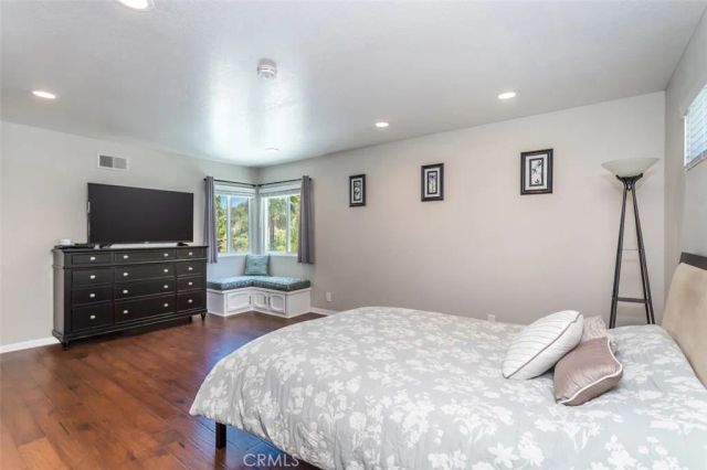 24806 Rosepark Court, Newhall, CA 91321